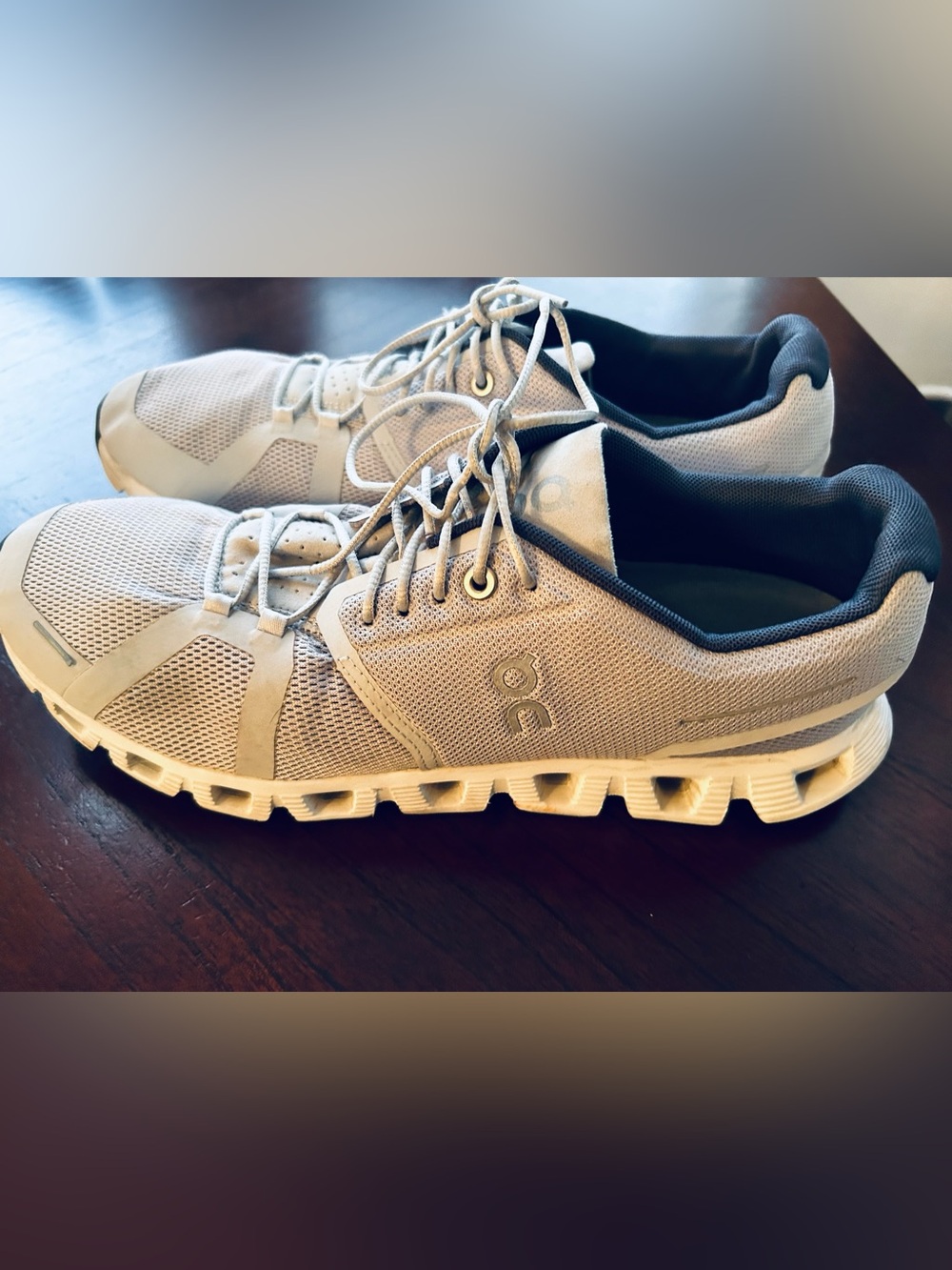 On Running Men’s Cloudswift Sneakers in Light Gray and Black size 10.5
